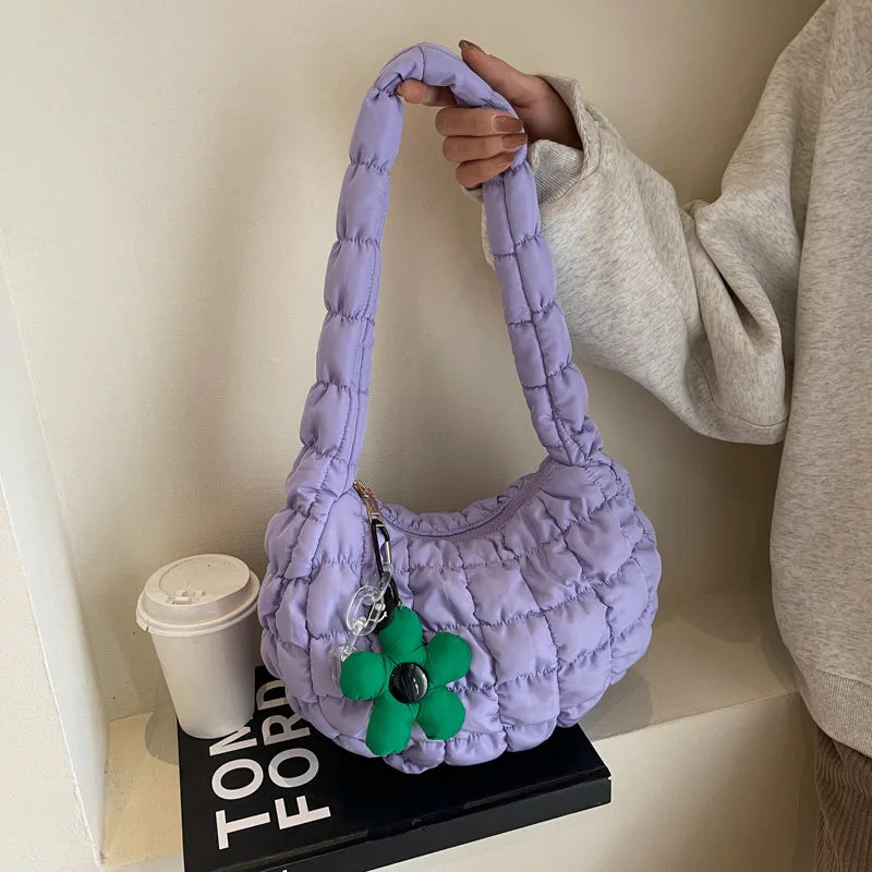 Tas Dames - Gewatteerde Hobo Tas met Bloem Bedeltje | Casual