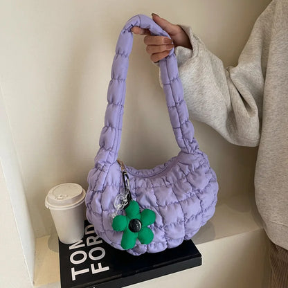 Tas Dames - Gewatteerde Hobo Tas met Bloem Bedeltje | Casual