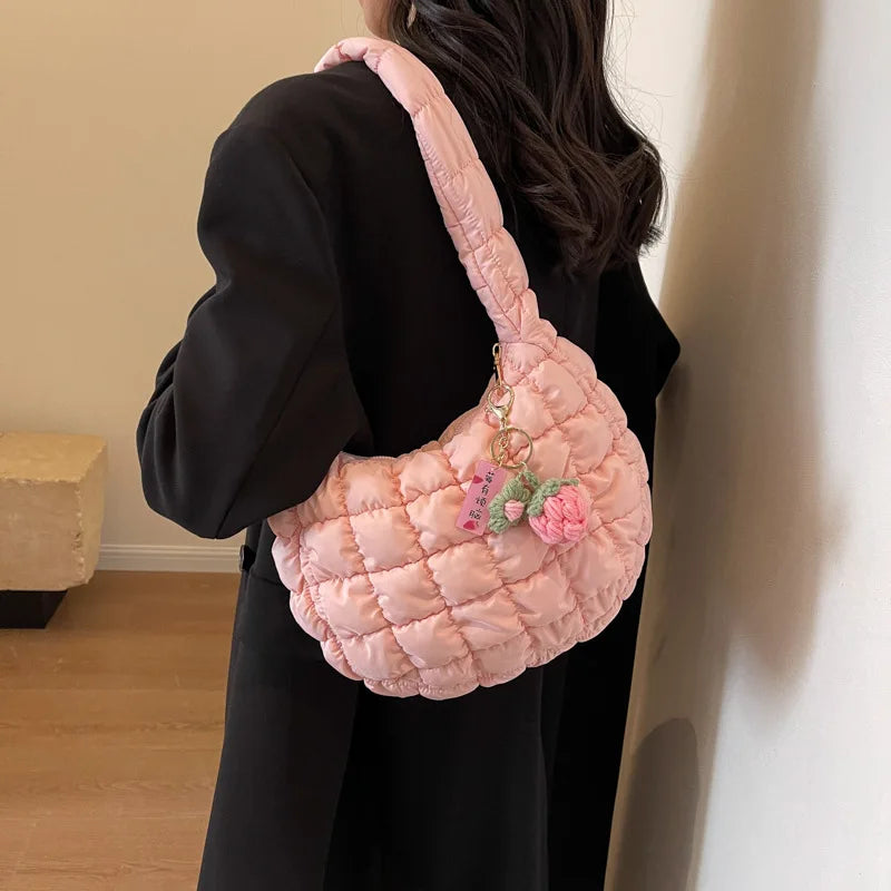 Tas Dames - Gewatteerde Hobo Tas met Bloem Bedeltje | Casual