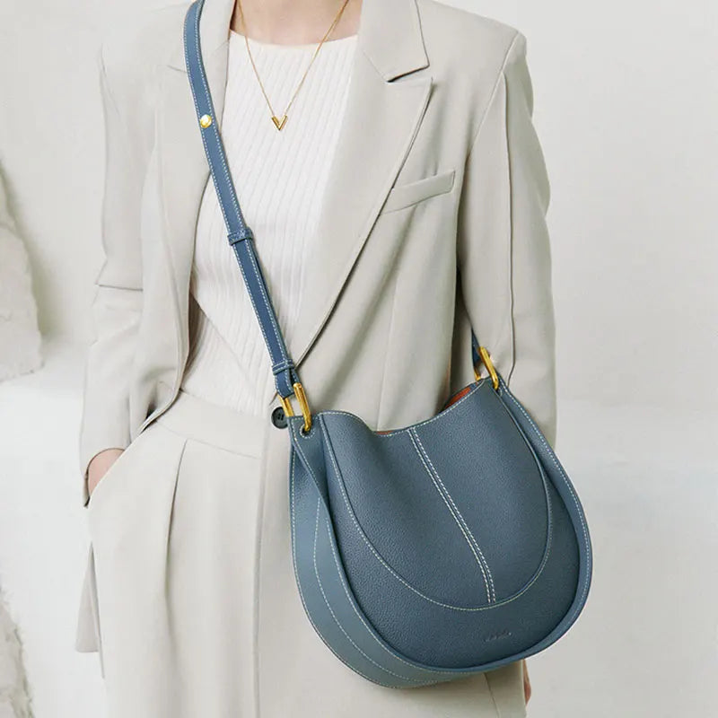 Tas Dames - Halfmaan Crossbody met Stiksels en Goud | Klassiek