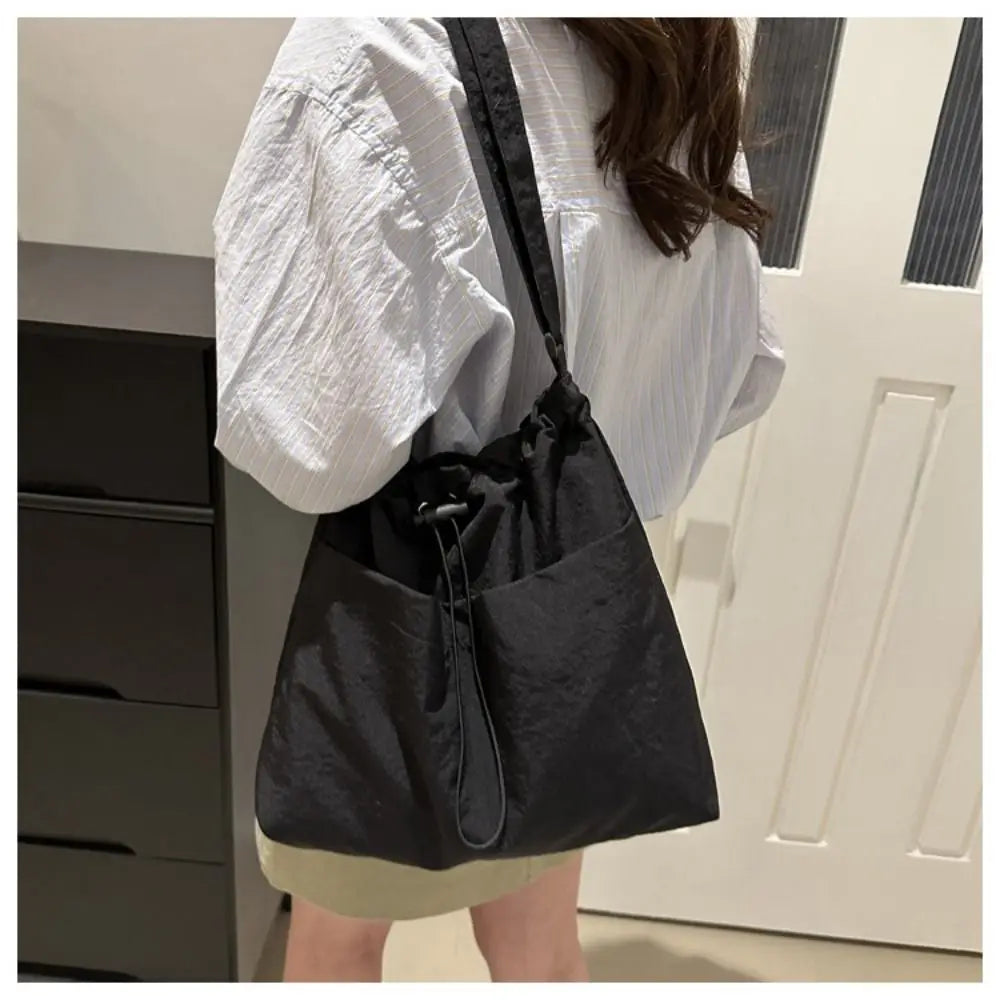Tas Dames - Grote Bucket Bag met Trekkoord en Voorvak | Casual