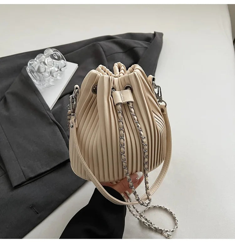 Tas Dames - Bucket Bag met Plissé en Zilveren Ketting | Chique