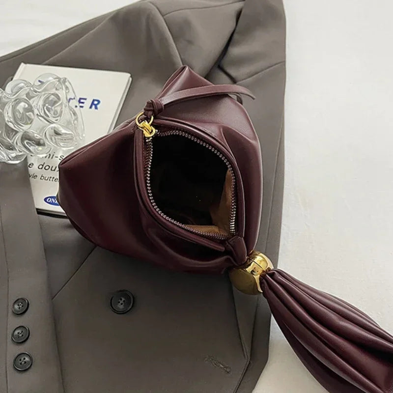 Avondtasje Dames - Strik Clutch met Gouden Ring Detail | Chique