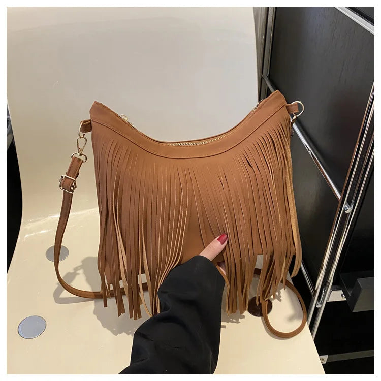 Tas Dames - Schoudertas met Lange Franjes en Gouden Hardware | Boho