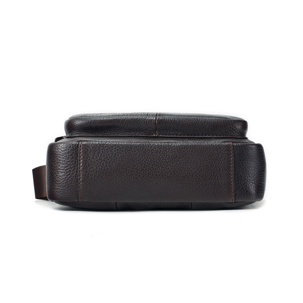 Tas Heren - Klassieke Flap Crossbody met Voorvak en Gouden Hardware | Casual