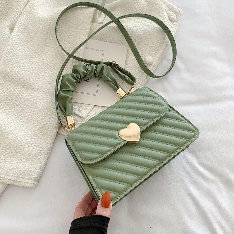 Tas Dames - Compacte Flap Bag met Hartslot en Gerimpelde Greep | Chique