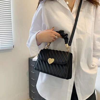 Tas Dames - Compacte Flap Bag met Hartslot en Gerimpelde Greep | Chique