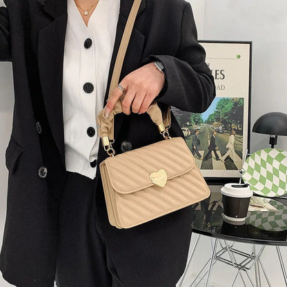 Tas Dames - Compacte Flap Bag met Hartslot en Gerimpelde Greep | Chique