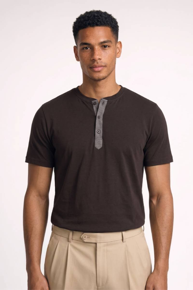 Henley T-Shirt Heren - Casual | Knoop Sluiting — Donkerbruin