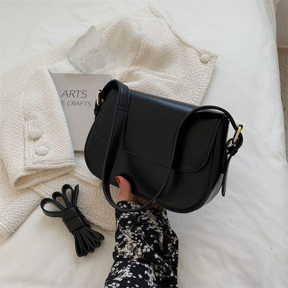 Tas Dames - Compacte Saddle Bag met Klepje en Schouderband | Klassiek