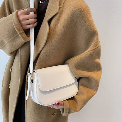 Tas Dames - Compacte Saddle Bag met Klepje en Schouderband | Klassiek