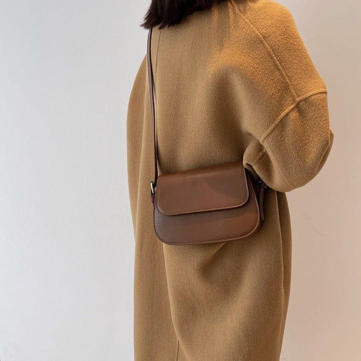 Tas Dames - Compacte Saddle Bag met Klepje en Schouderband | Klassiek