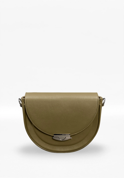 Tas Dames - Ronde Saddle Crossbody met Zilver Drukslot en Brede Band | Chic